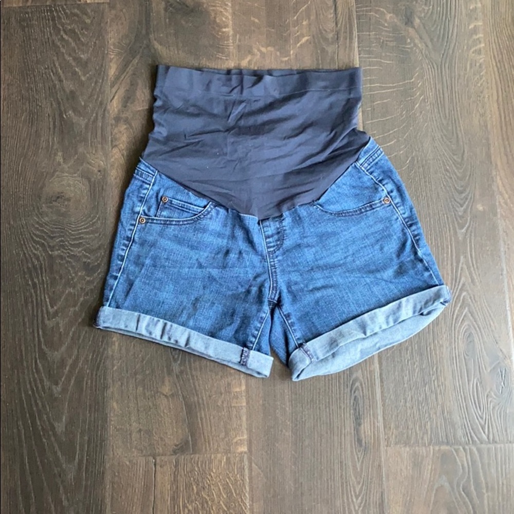 MATERNITY Jean Short